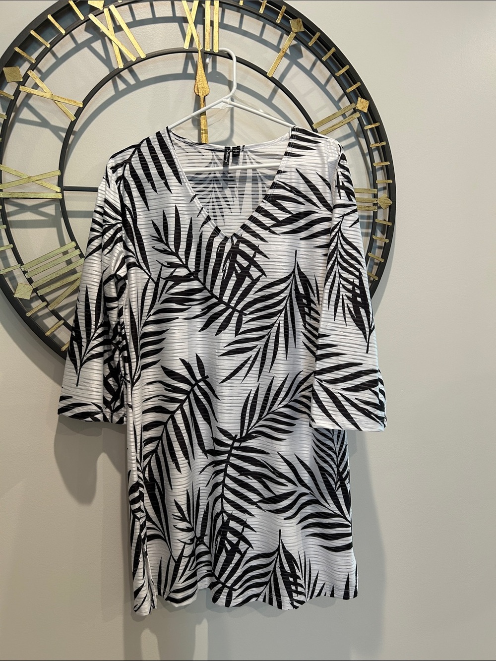 Black & White Palm-Print V-Neck Swim Cover-up